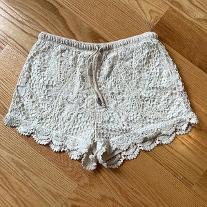 Cream Lace Shorts Size Medium
